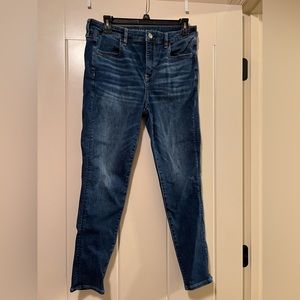 American Eagle Hi-Rise Jegging Next Level Stetch - Size: 10 Short